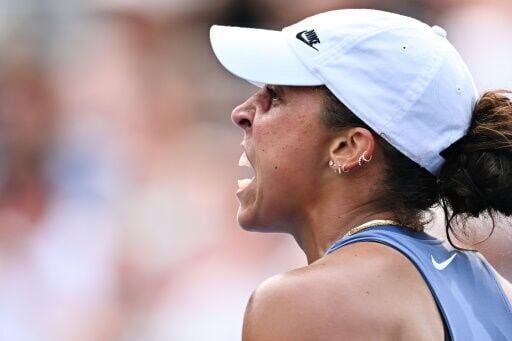 Swiatek crashes out of WTA Canadian Open, Osaka races through